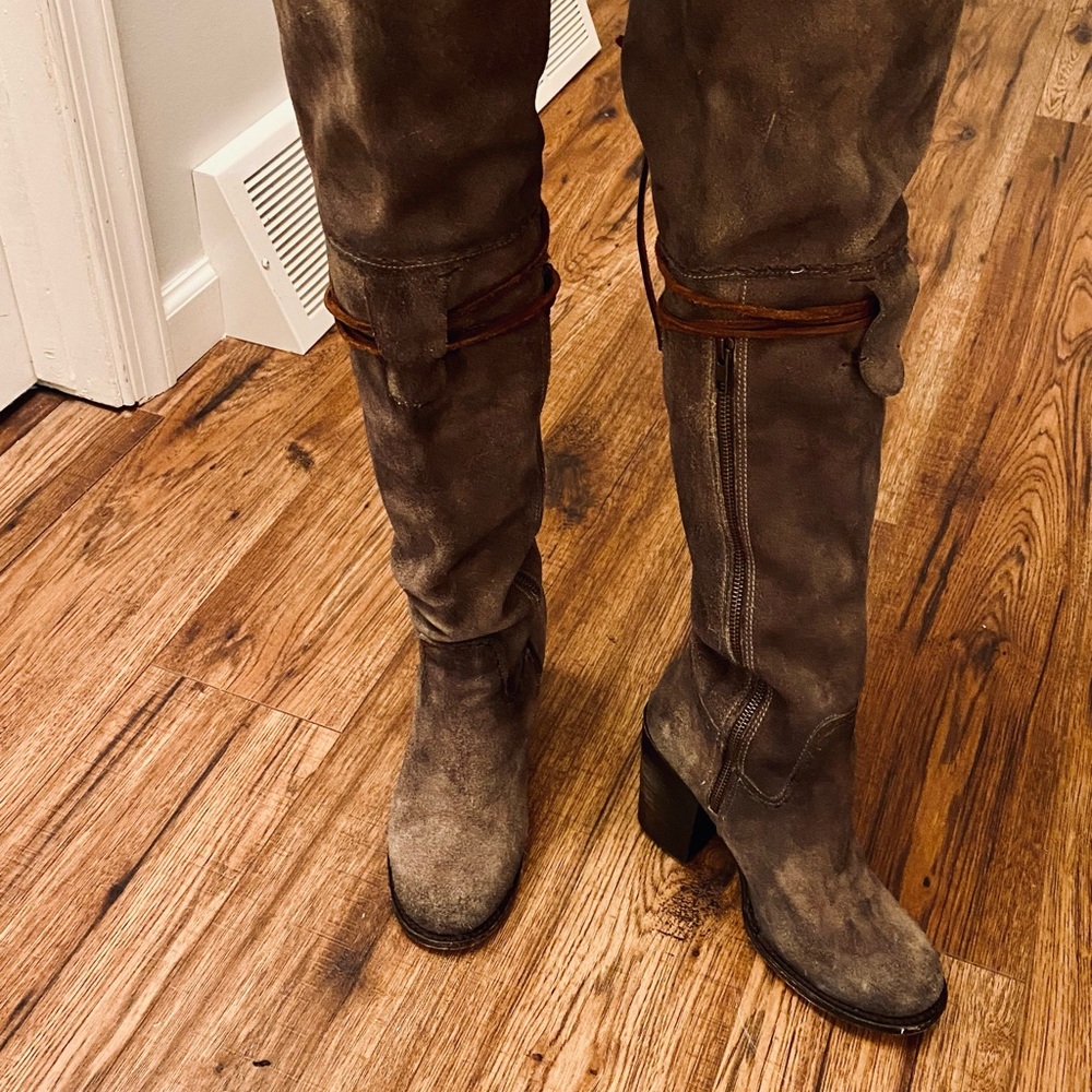 Womens Brock Freebird boots size 8